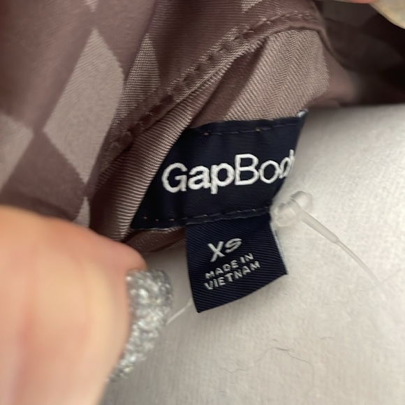 GAP satin pajama top- can be worn as blouse. - Picture 4 of 6
